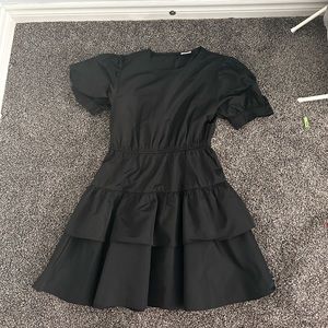 Aritzia Sunday Best Capri mini puff sleeve dress